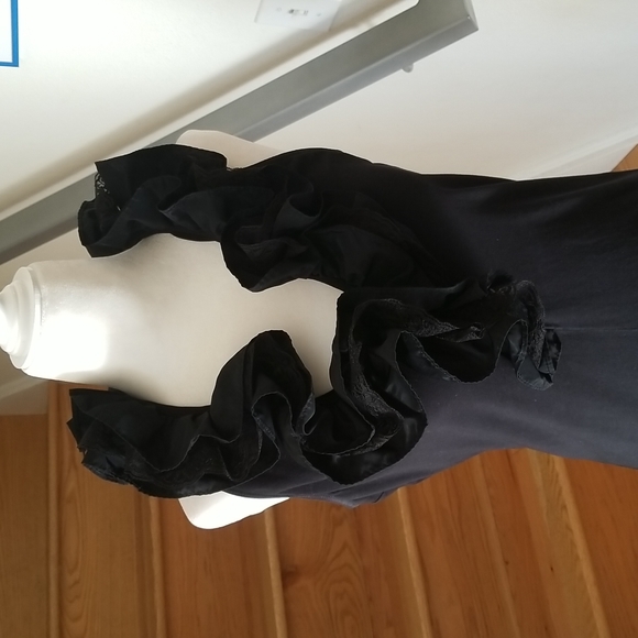 Cabi Black Ruffle Tank - Picture 2 of 7